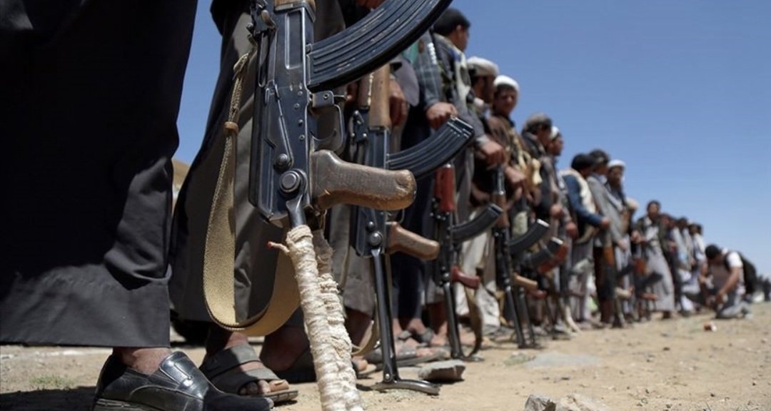 ➖️İsrail Ordu Radyosu: 

⭕️Yemen'in başkenti Sana'daki hava saldırıları, içinde 10’dan fazla Husi askeri ve siyasi liderin bulunduğu binayı hedef aldı.

⭕️Hava saldırılarında, üst düzey Husiler hedef alındı. Genelkurmay Başkanı da hedefler arasındaydı.