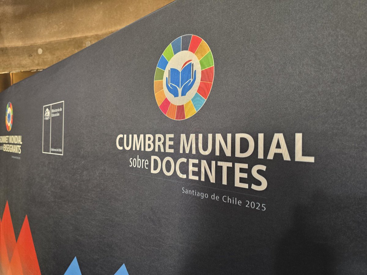 PNUDChile's tweet photo. 🌎 Esta mañana en @cepal_onu | Nuestra Representante Residente, @GeBragaOrillard, asistió a la ceremonia de apertura de la Cumbre Mundial sobre Docentes 2025 en Santiago de Chile, organizada por @UNESCOSantiago y @Mineduc, con el apoyo de PNUD ⬇️ https://t.co/JHSmggc2IC