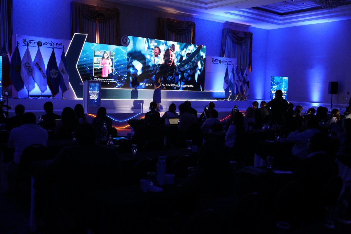 sg_sica's tweet image. #InnovationTalks | ¿Sabías qué? En 2024, la #RegiónSICA recibió un total de 29 millones 571 mil visitantes internacionales, lo que representa un incremento del 9.5% respecto al 2023, según datos del Observatorio Turístico Regional de @sitca_turismo.

La región también generó…
