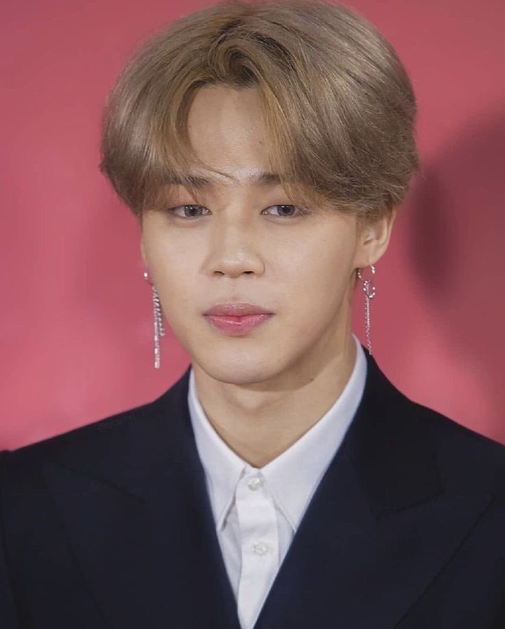 the dangly earrings &lt;3