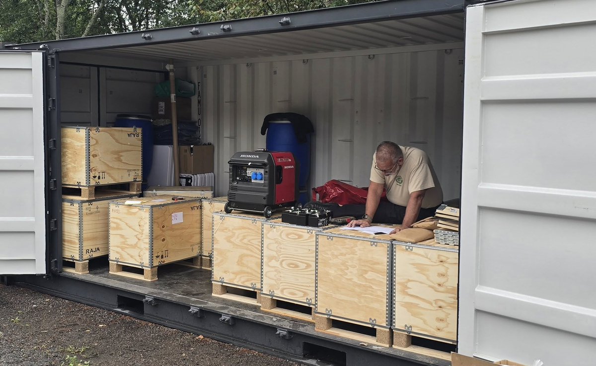 DX World.net tweet media