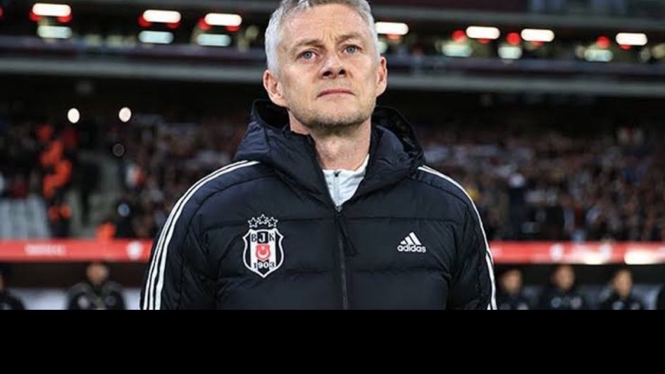 Go home Ole #OleOut

Seni sadece Beşiktaş taraftarı kovar. Bu takıma hiç bişey vermedin.