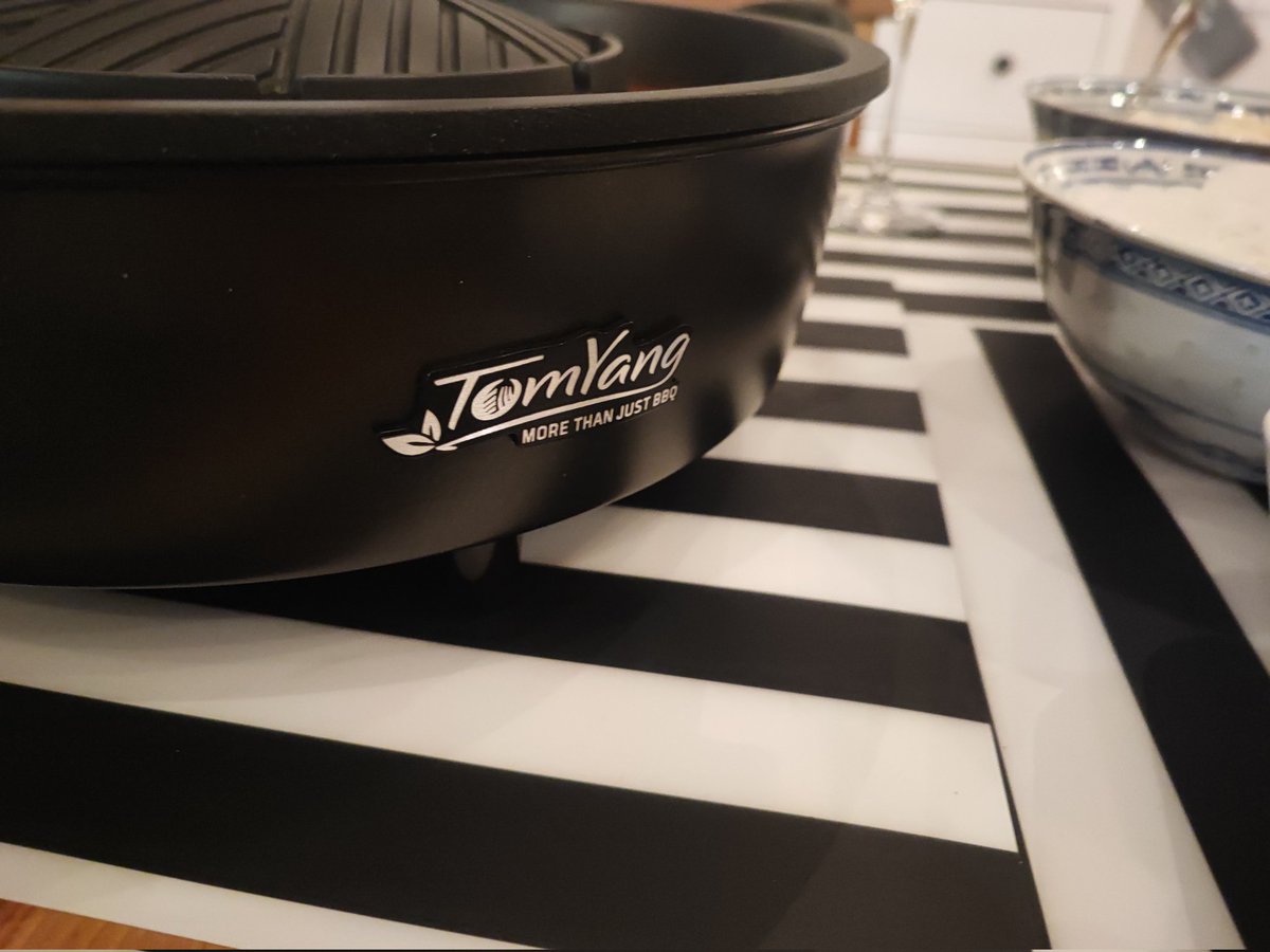 flummi1970's tweet photo. #Flummikuzius der #Gourmet
#TomYang
Mein Schatz hat ein leckeres Mahl bereitet. Euroasiatisches 😋😋
Tolles #Geschenk 🎁😋😋 https://t.co/5sr5wWSOny