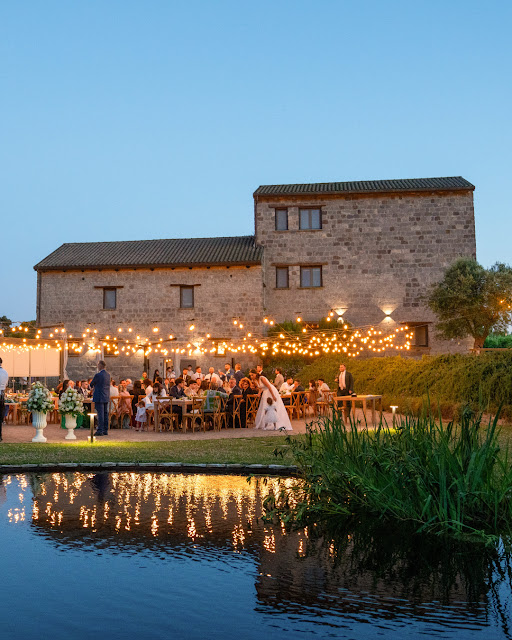 DREAM WEDDING AT I CACCIAGALLI Then the party to L'Anfora nel Bicchiere, which covers the process of making wines in amphora. The tasting is particularly fascinating. campanica.blogspot.com/2025/08/dream-…
----
#Roccamonfina #wineresort #winetasting