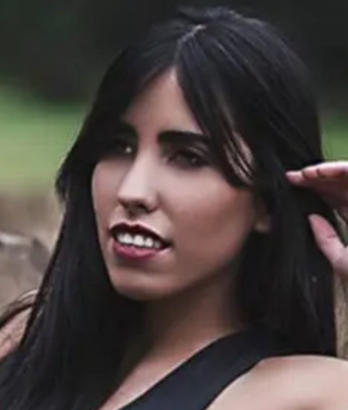 Estos neonazis son 2 de los terroristas que ayer persiguieron y agredieron a <a href="/wiesenthal1632/">Romàn🔻</a> 

Pedro Bayonas Muñoz

Sheila Muñoz Polo

Hay que hacerles famosos y meterles en la cárcel.