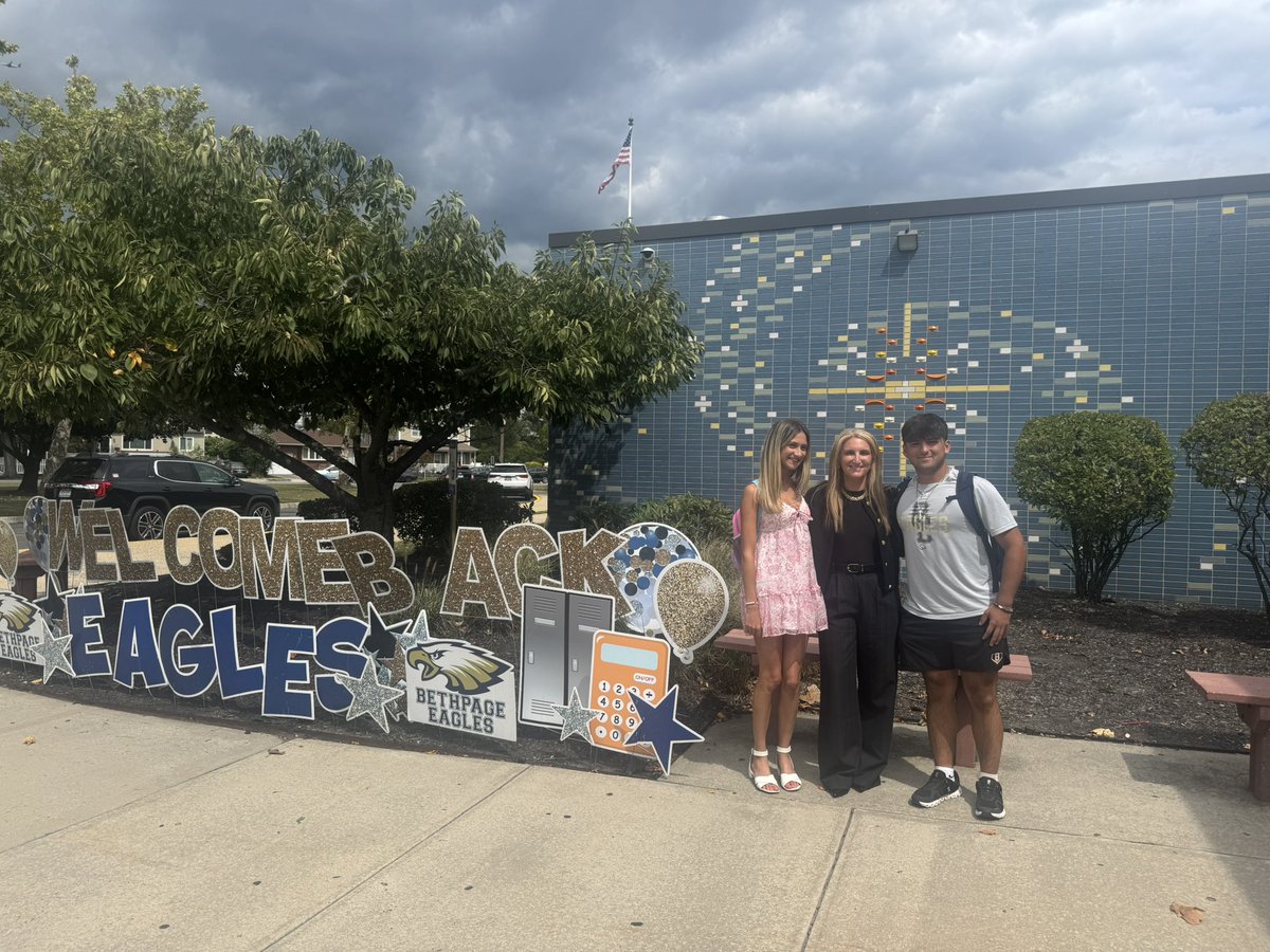 Charly Hirsch-Beckman tweet media