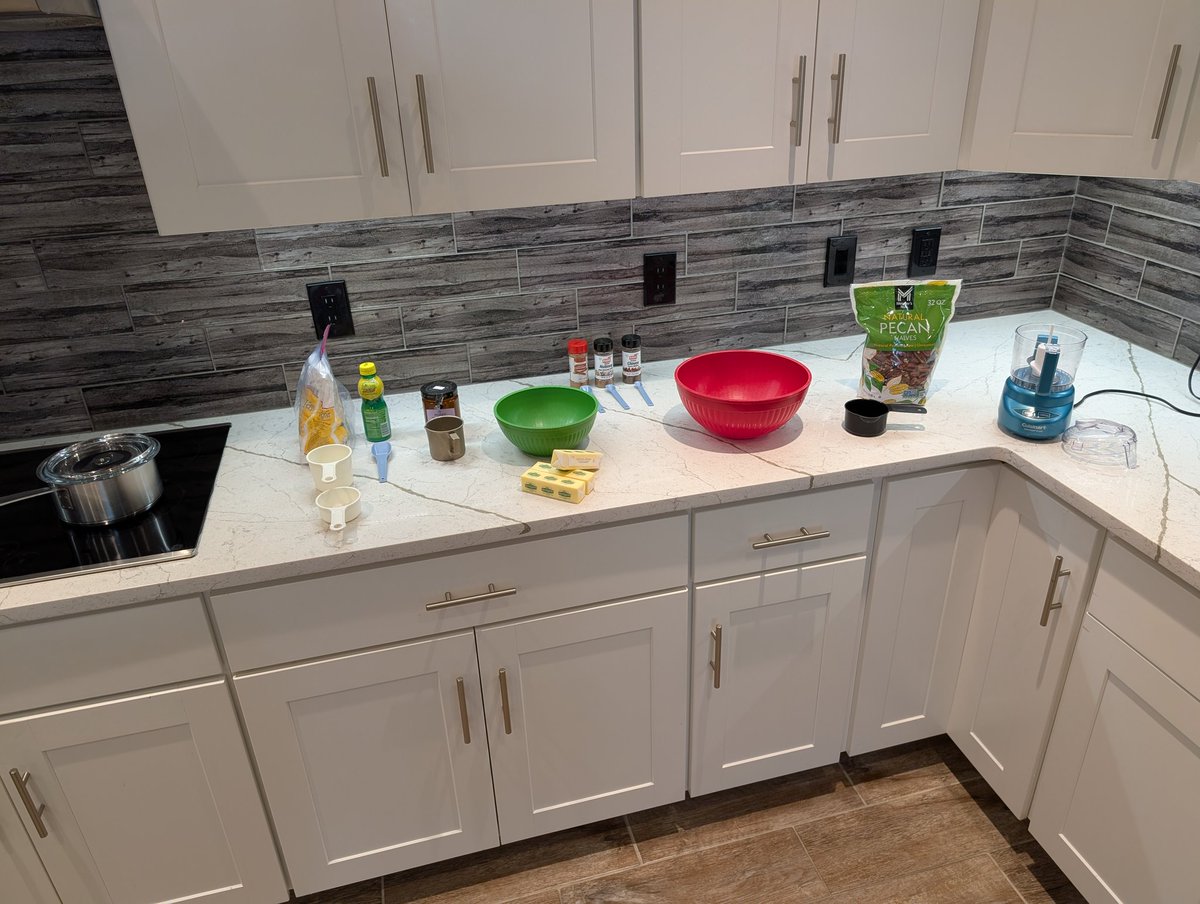 MrMarkW's tweet image. What else do we create during the week when Greece is the lesson? With Pipes' guidance, ParkedCar and grandpa made Baklava!