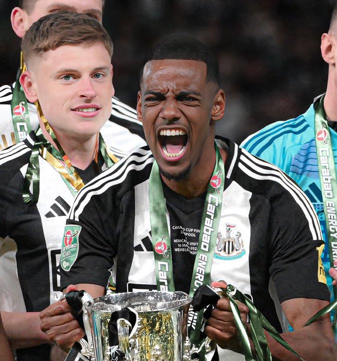 AchiefEmmanuel's tweet photo. Isak is definitely off to Liverpool, who is gonna replace Lewa next season?? https://t.co/TdB4R3fJJW