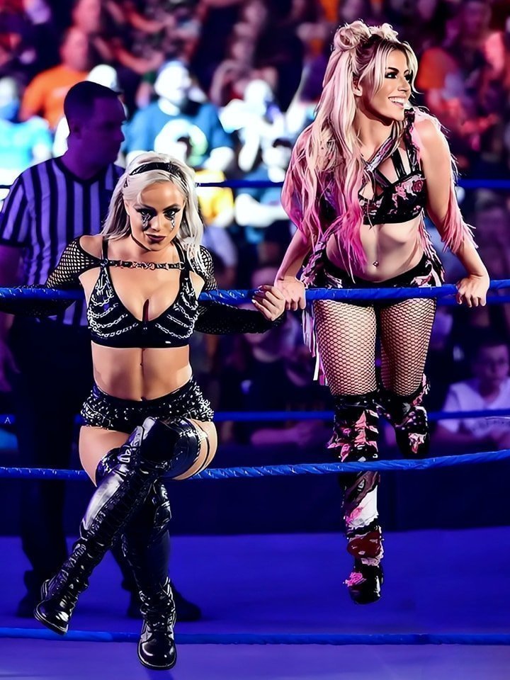 Liv Morgan &amp; Alexa Bliss