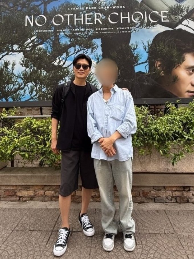 اخييييييرا شفنا صورة لـ هيسون 🥹🤍🤍🤍
#박희순 #ParkHeeSoon #NoOtherChoice