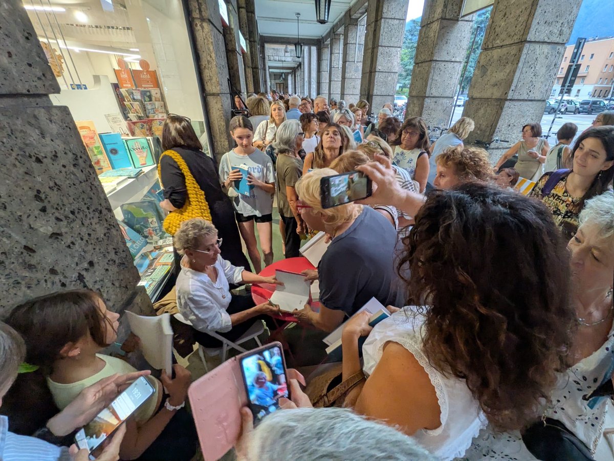 Ieri è arrivata <a href="/concitadeg/">Concita De Gregorio</a> a Bolzano ❤️