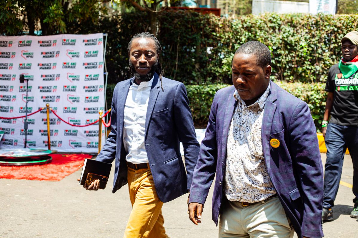 Not Yet Uhuru (@sungu_oyoo) on Twitter photo Attended the launch of Comrade <a href="/bonifacemwangi/">The People’s President</a>'s presidential bid at Ufungamano House yesterday. We continue to strengthen Ukweli Party <a href="/UkweliParty/">Ukweli Party 🇰🇪</a> & its internal democratic processes, for oppressed people have never won without organisation
#DawaYaKasongoNiSungu
#LoveAndCourage Attended the launch of Comrade <a href="/bonifacemwangi/">The People’s President</a>'s presidential bid at Ufungamano House yesterday. We continue to strengthen Ukweli Party <a href="/UkweliParty/">Ukweli Party 🇰🇪</a> & its internal democratic processes, for oppressed people have never won without organisation
#DawaYaKasongoNiSungu
#LoveAndCourage
