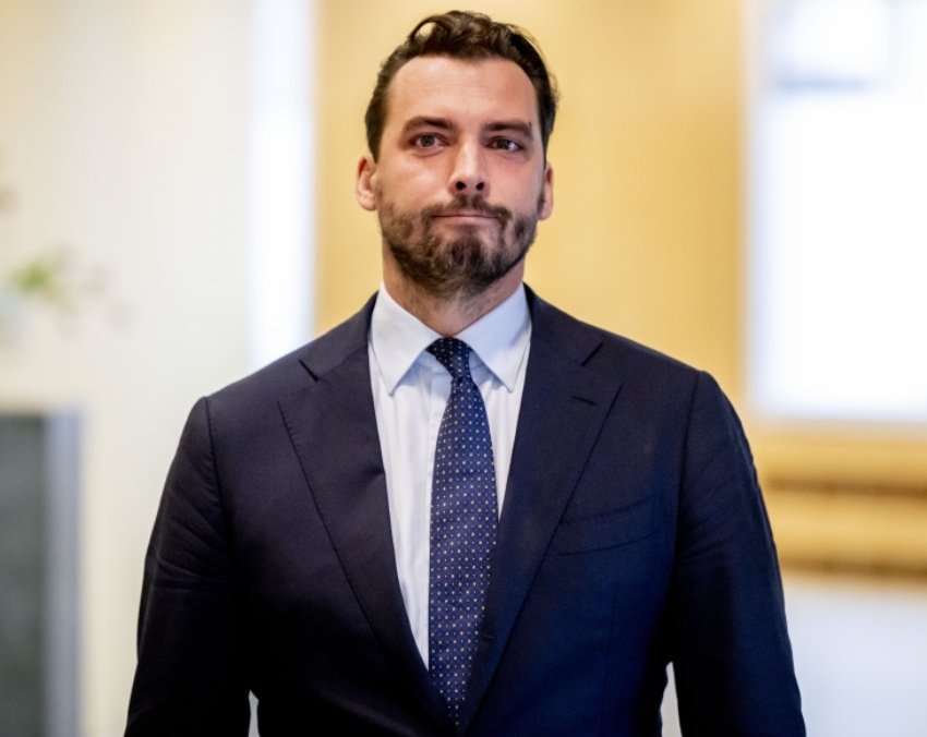 KAFKA_Dev's tweet image. Na de AANSLAG op Nordstream kreeg Rusland de schuld! 
Baudet zei meteen dat Rusland er NIET achter zat &amp;amp; werd voor gek versleten. 
Nu zijn er Oekraïners opgepakt!
Baudet had gelijk en verdient excuus!

Doe een ❤️ &amp;amp; RT als je het eens bent!