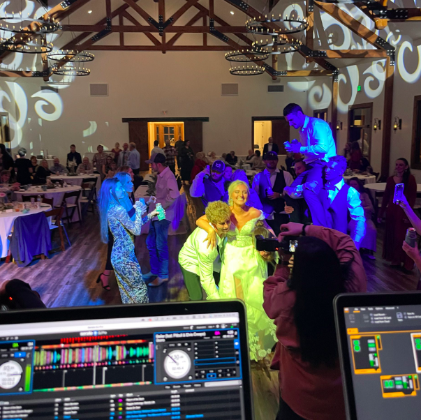 Palmetto_Audio's tweet image. Hiring a professional DJ and lighting service can transform your event by creating the perfect atmosphere and keeping guests energized all night.

#EventTips #DJServices #LightingMatters #PartyPlanning