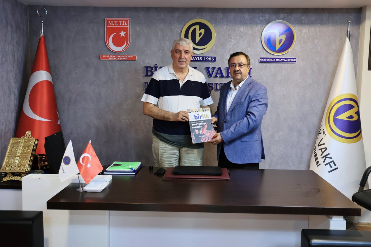 Rubnk_1's tweet photo. AK Parti Malatya İl Başkanı Av. Ali Bakan ve il yönetim kurulu üyeleri, Birlik Vakfı Malatya Şubemize ve öğrenci yurdumuza ziyaret gerçekleştirdiler. Kendilerine ve ekibine, hoş sohbetleri, ilgileri ve nazik ziyaretleri için teşekkür ederiz. https://t.co/zZfjmPtbWf