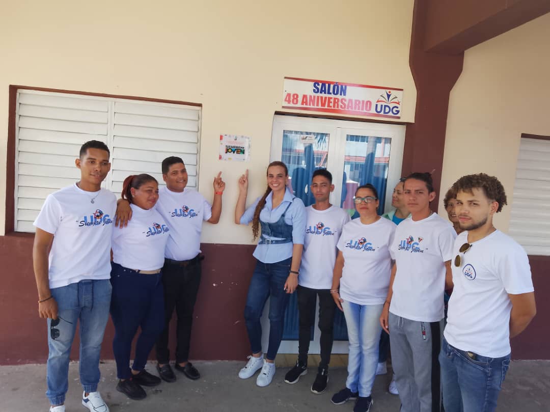 dalgis_gala's tweet photo. Otorga el Buró Nacional de #CubaUJC. la condición Siempre Joven a la @Universidad_UDG . Felicidades para los pinos nuevos y sigan adelante! https://t.co/9UzW63IlMh