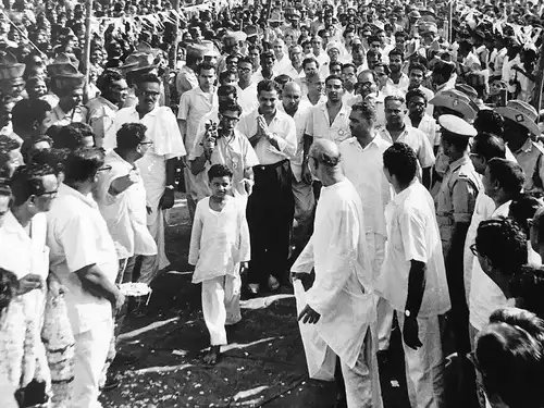 MalampatiV's tweet photo. కొందరు మనుషులు మిమ్మల్ని మరిచిపోయినా, చరిత్ర ఎప్పటికీ మరిచిపోదు హరన్నా.

#JoharHaranna 🙏
@tarak9999 https://t.co/BeHvEb0F3l