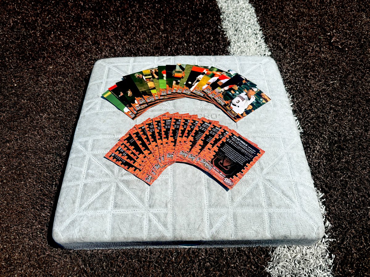 JolietSlammers's tweet photo. 🚨Baseball Card Giveaway🚨

The first 500 to enter the front gates will receive their very own set of Slammers Baseball Cards presented by Dr. Pepper!

🎟 Get your tickets now: https://t.co/FrJSHEKuQl

#GetLockedIn🔒 #BaseballCards #GateGiveaway https://t.co/leqrQ4w2mr