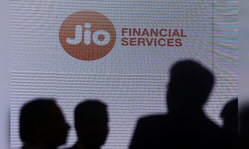 CNBCTV18News's tweet image. #JioPaymentsBank to launch ‘Savings Pro’, India's first auto-investing savings account

#JioFinancialServices @jpullokaran 

buff.ly/c4b3FeQ