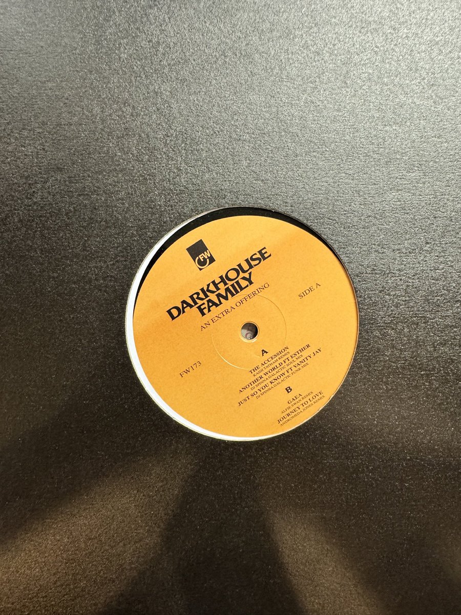 Sharon Van Etten tweet media