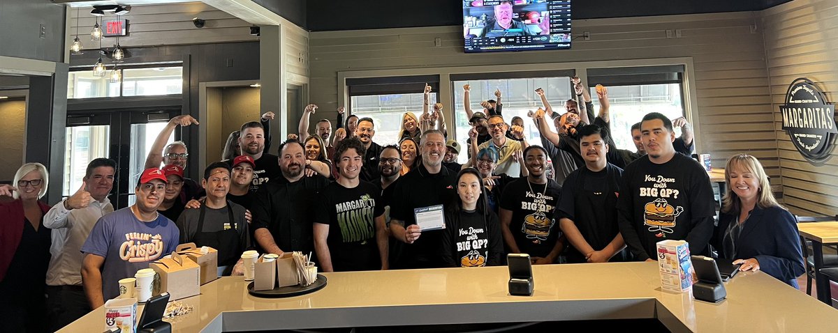 CZRFAZ99's tweet image. Everyone was listening today at Long Beach!!!
A great day had by all.
#WestCoastBestCoast
#ChilisLove