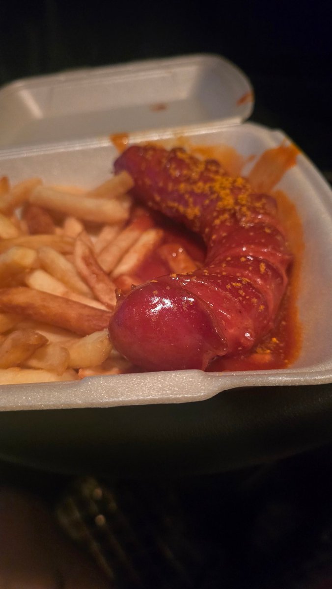 Kaldığım parkta yemek söyledim 10dk oldu bakıyorum acaba bir mesaj mı verilmek isteniyor