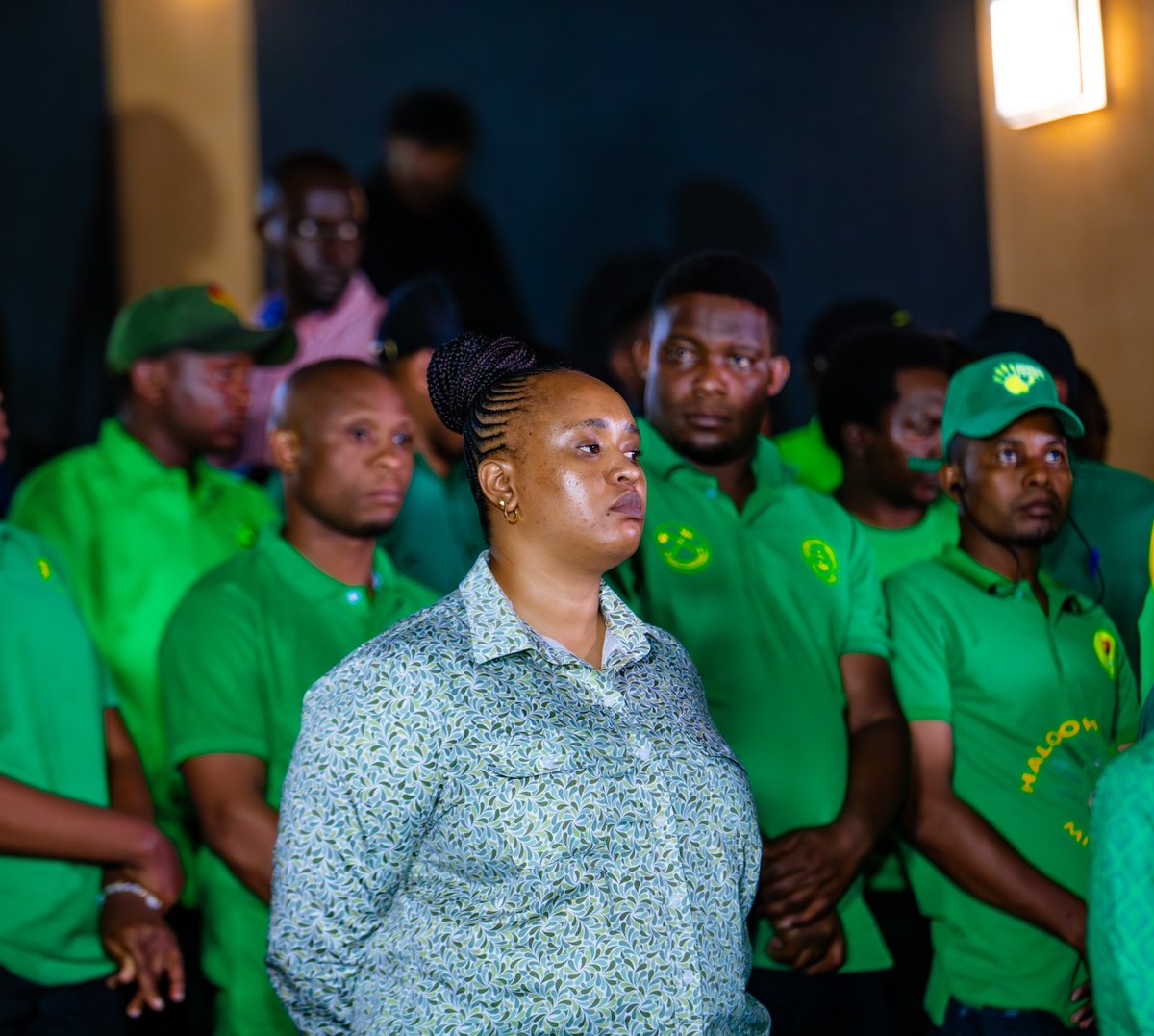 chapo255's tweet image. Nilipenda namna Mina Ally alivyoiongezea thamani documentary ya Jiji la DSM.

Alifanya kazi nzuri sana!

Documentary ipo tayari mjini Youtube.