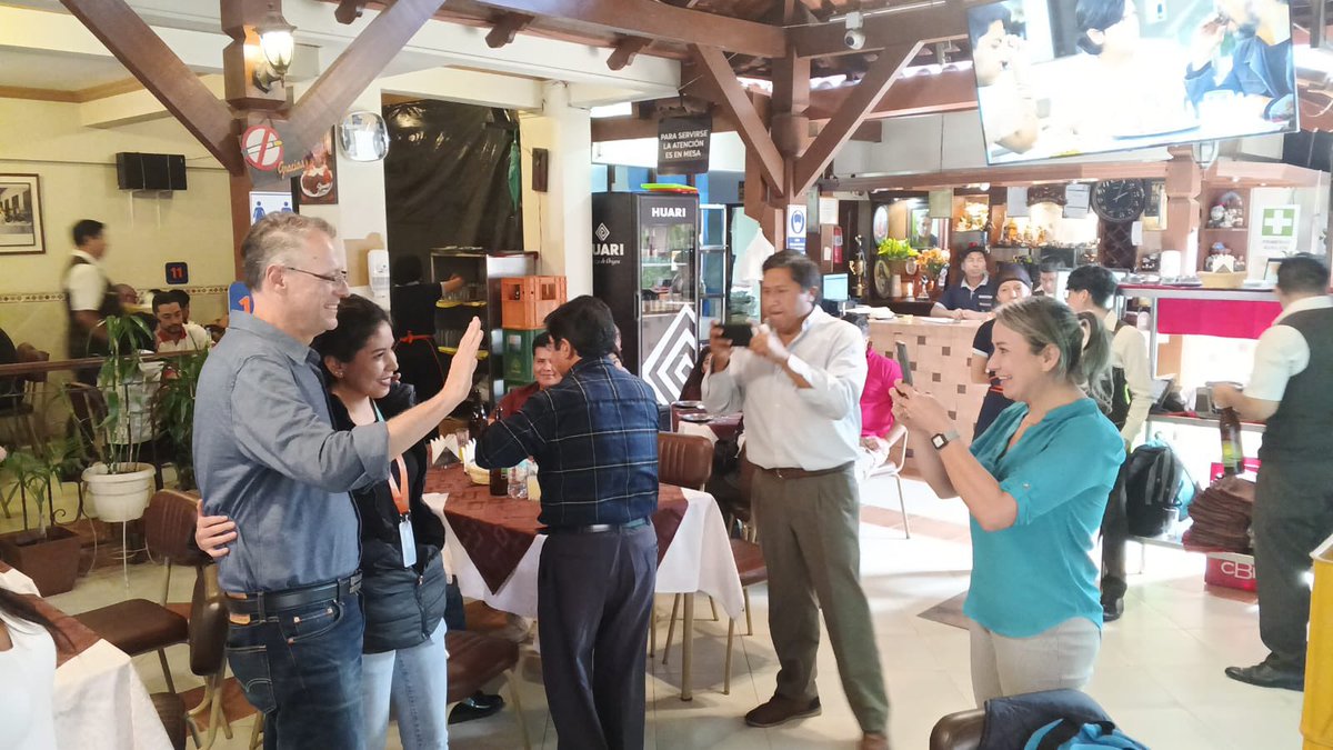 Miguel Calderon (@miguelcgangel) on Twitter photo Dunn en Cochabamba, con un buen pique.
Es increíble como la gente se acerca y dice “yo quería votar por ti”.
🇧🇴🇧🇴🇧🇴🇧🇴
🦁🦁🦁🦁 Dunn en Cochabamba, con un buen pique.
Es increíble como la gente se acerca y dice “yo quería votar por ti”.
🇧🇴🇧🇴🇧🇴🇧🇴
🦁🦁🦁🦁