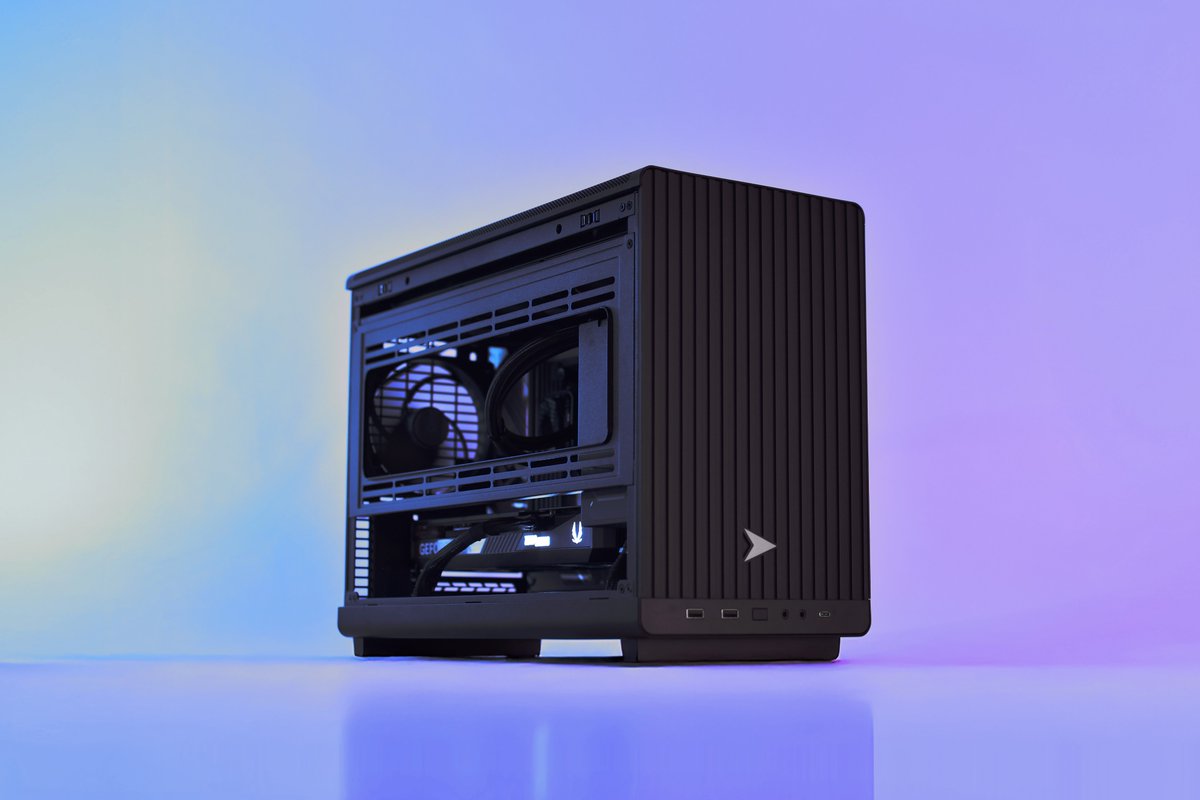 Our most recent <a href="/PCMag/">PCMag</a> Editor's Choice winner, the Raptor Z55, is our latest #buildoftheweek! Get yours during our #labordaysavings   Event. #lifegoals 

velocitymicro.com/raptor-z55-gam…