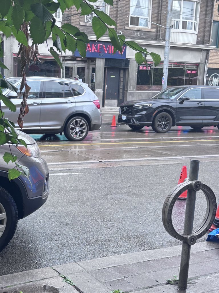 DOOMGARFIELD's tweet image. i feel wired what do you mean there are vampires IN THERE RIGHT NOW