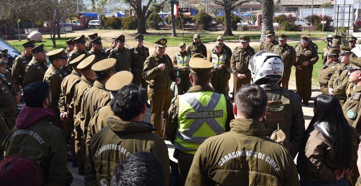 carab_ohiggins's tweet image. Desplegados en puntos estratégicos del Santuario de Santa Rosa de #Pelequén y sus inmediaciones, se encuentra @carab_Ohiggins para que esta fiesta religiosa se desarrolle con tranquilidad y seguridad para los feligreses, comerciantes y la comunidad. 
#OrdenyPatria