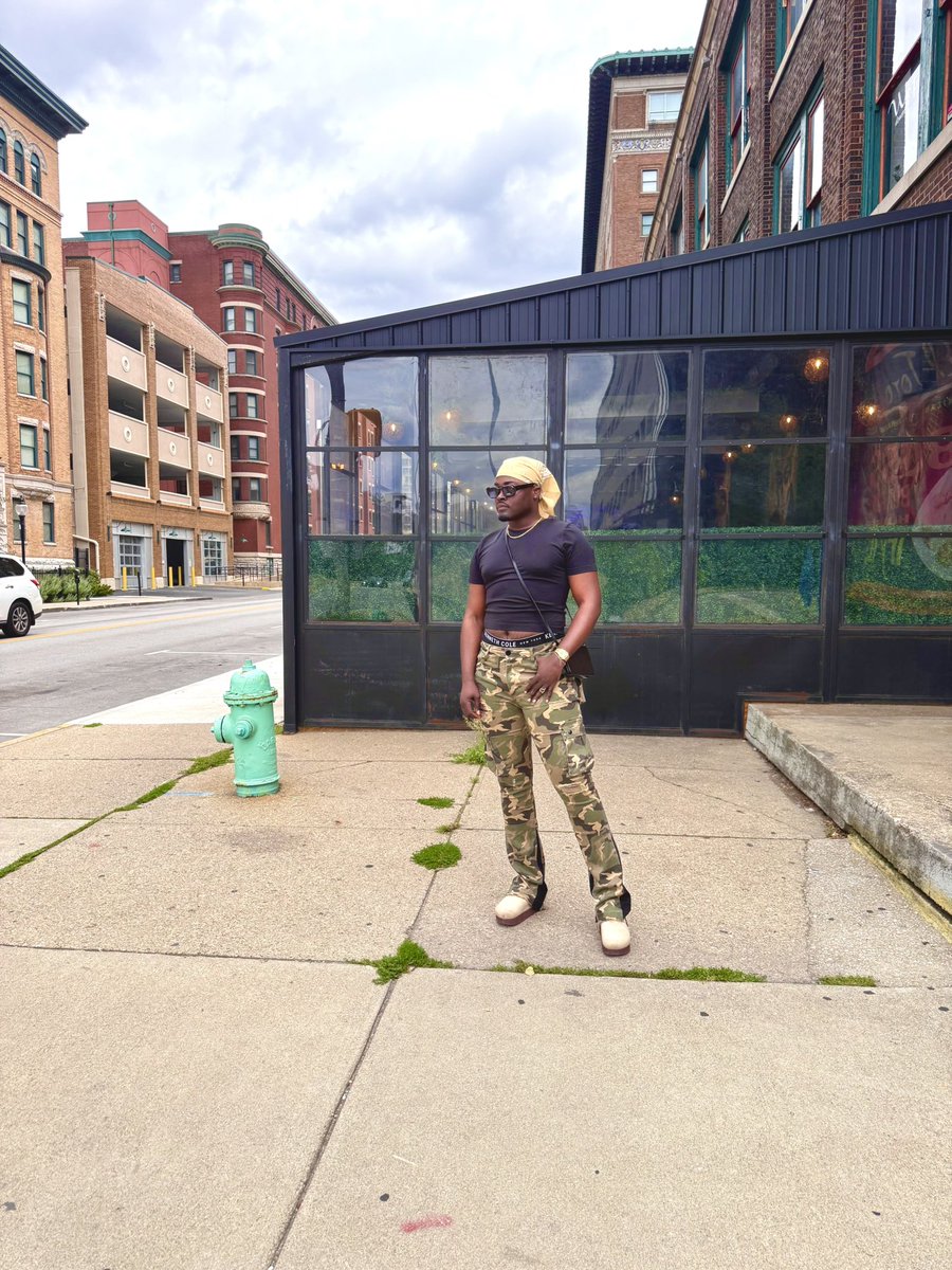 TimaleyL's tweet image. 😜