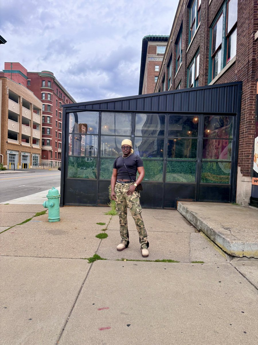 TimaleyL's tweet image. 😜