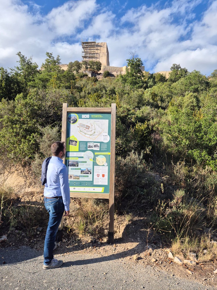 Celebramos un siglo de historia del Ayuntamiento de #Zambrana con una representación teatral en el Castillo de Lanos (#Ocio).

🎭Teatro, patrimonio y turismo se unen para rendir homenaje al centenario del Ayuntamiento.