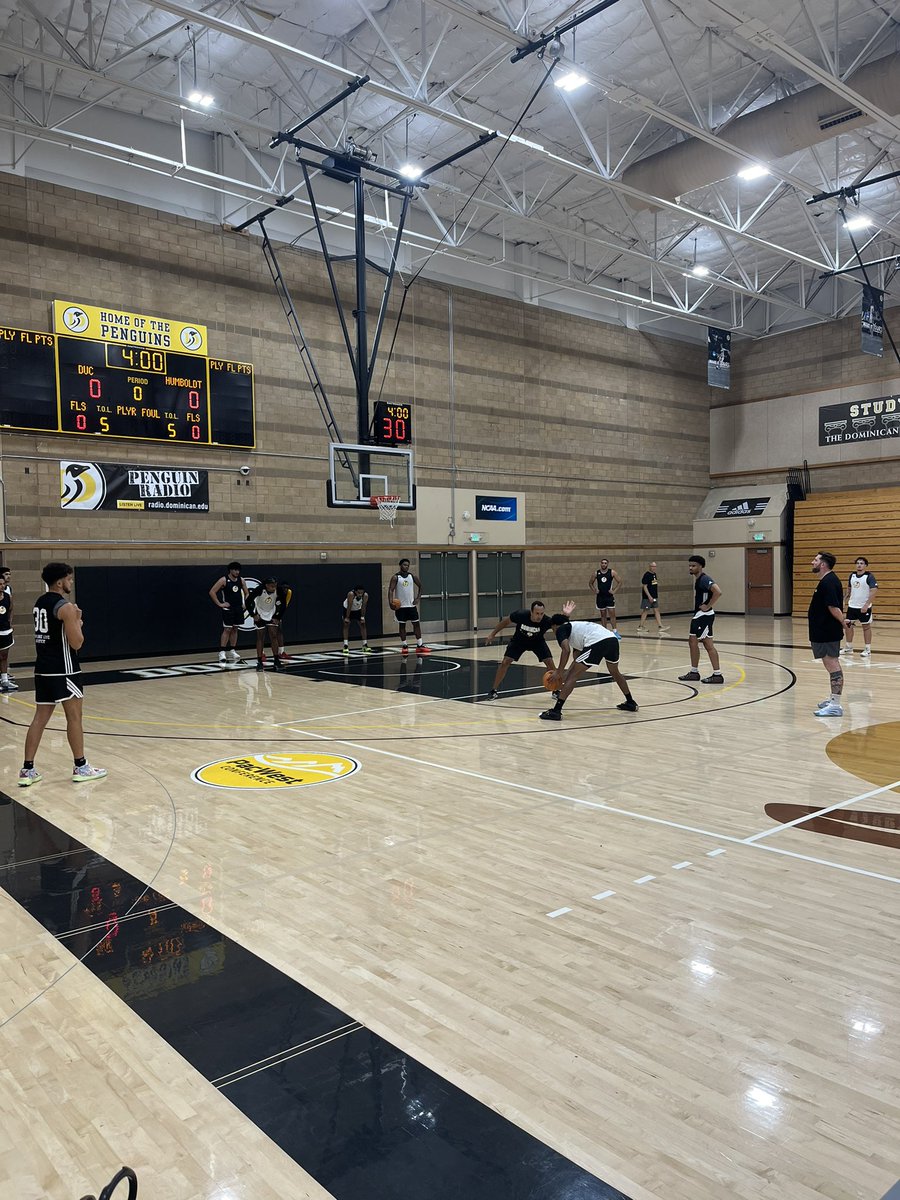 Dominican Men's Basketball tweet media