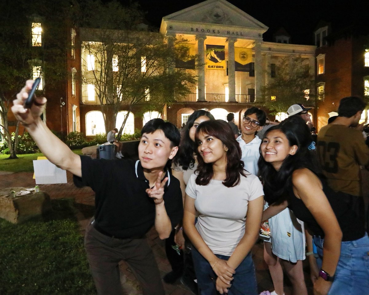 alleghenycol's tweet photo. #TBT π₯― Late Night Breakfast
#CampusCommunity #CampusLife #CampusNights #CampusVibes #CollegeLife #CollegeMemories #LateNightBreakfast #StudentCommunity #StudentLife #WeekendOfWelcome https://t.co/YoxonZi6kv