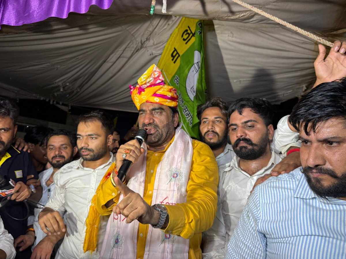 hanumanbeniwal's tweet photo. माननीय राजस्थान उच्च न्यायालय के फैसले से संघर्ष और सच्चाई की जीत हुई और S.I. भर्ती को रद्द करवाने की मांग को लेकर किया गया हमारा संघर्ष सफल हुआ,127 दिन चले इस धरने को आज युवा साथियों की मौजूदगी में समाप्त करने की घोषणा की | https://t.co/tU6VvVURR8