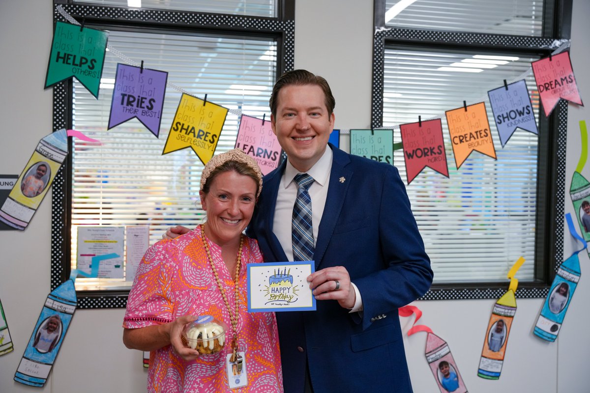 hpisdschools's tweet image. First Cake Day of this school year! Wishing a happy birthday to all of our amazing employees born in August!🎂 #HPISD