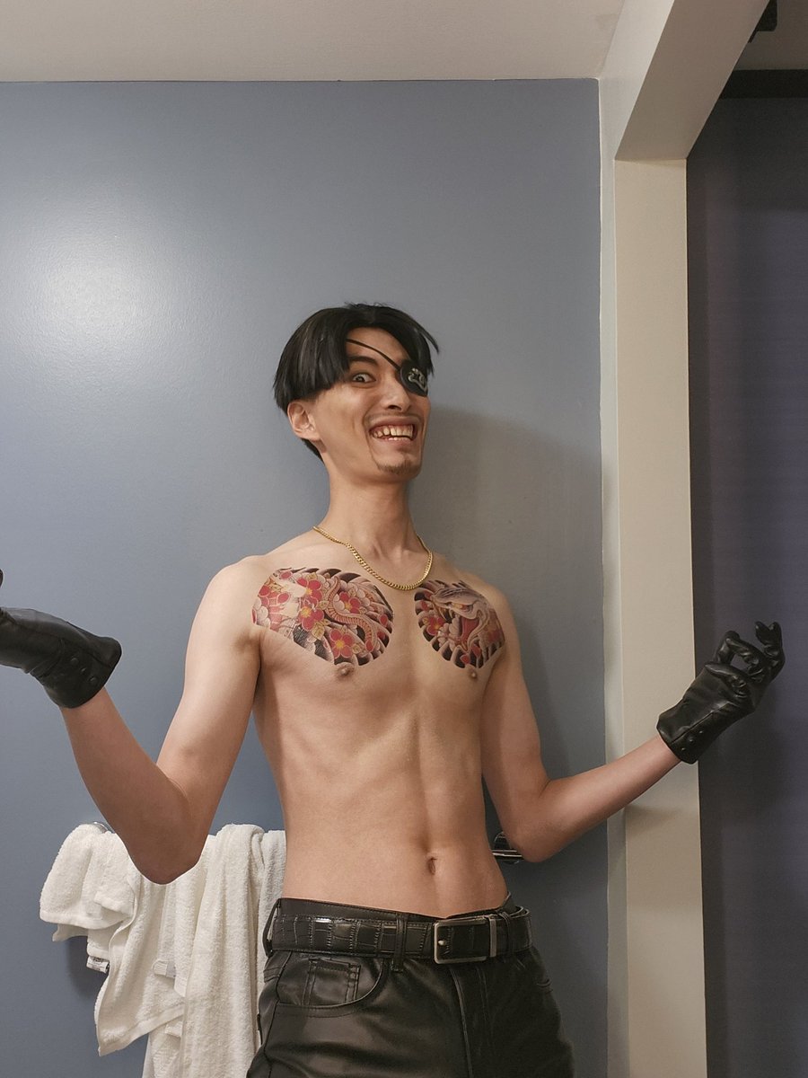 just pretend i have the rest of the tattoos done here