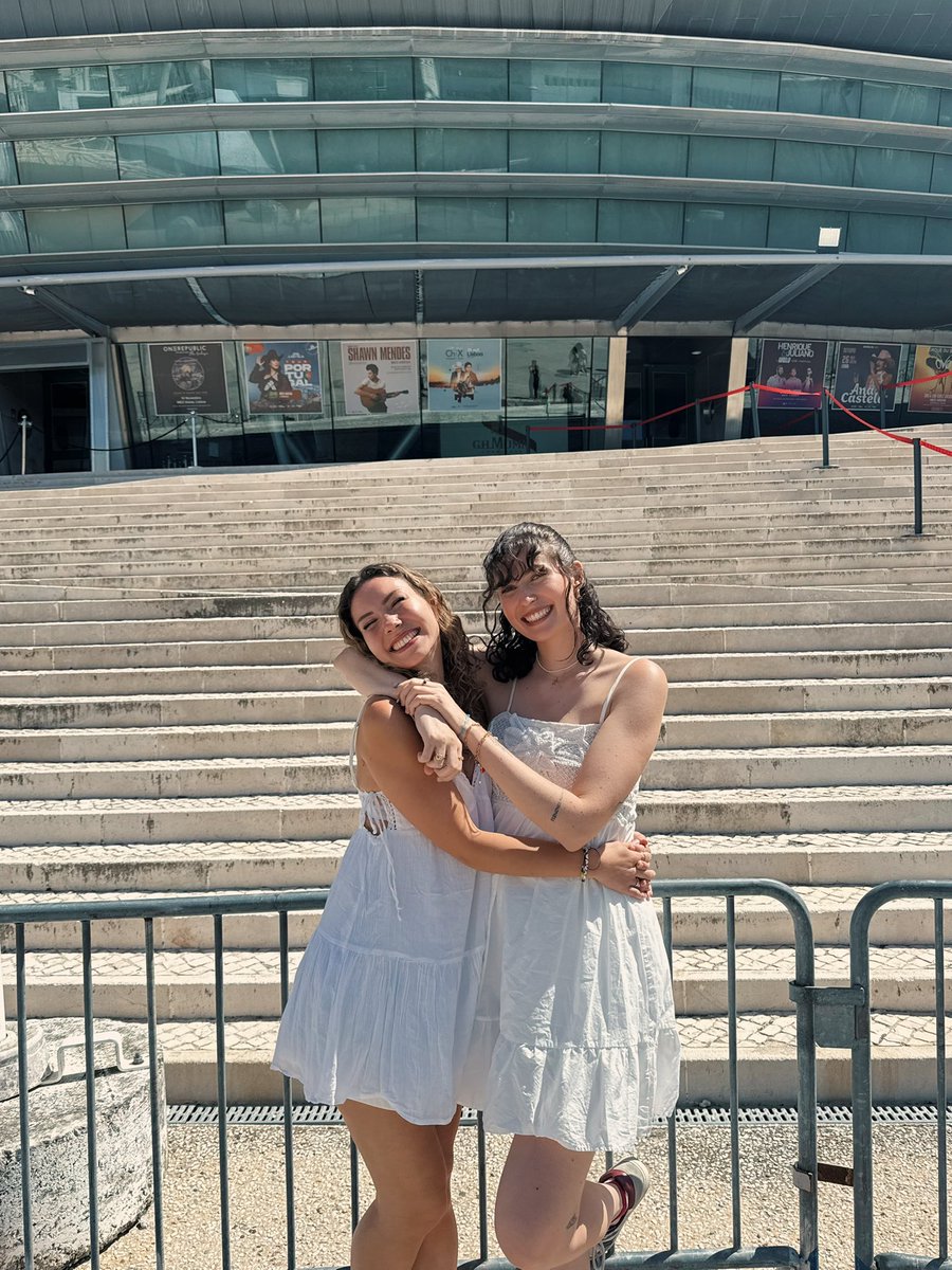 whoiamlive's tweet image. last #OnTheRoadAgain show for me 🥺 this has been a crazy crazy ride, i’m so thankful for everything. this truly has been the best thing to ever happen to me, i needed it so so bad. and thank you to my best friend @whyxlive i wouldn’t have done it with anyone else. i love you ❤️