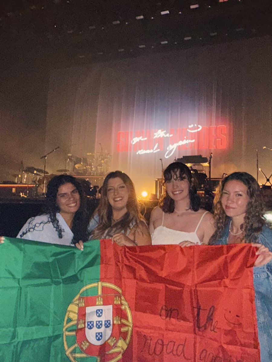 whoiamlive's tweet image. last #OnTheRoadAgain show for me 🥺 this has been a crazy crazy ride, i’m so thankful for everything. this truly has been the best thing to ever happen to me, i needed it so so bad. and thank you to my best friend @whyxlive i wouldn’t have done it with anyone else. i love you ❤️