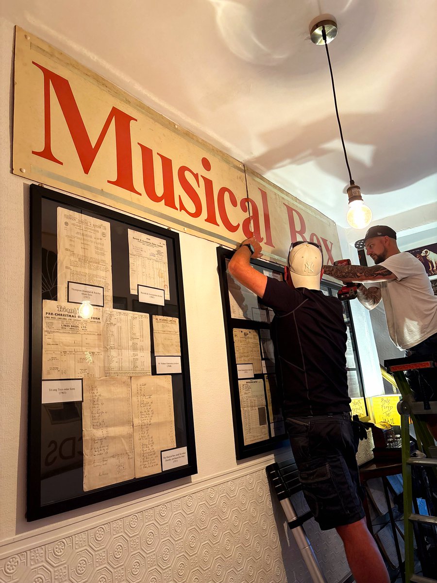 TheMusicalBoxRS's tweet image. Signs, signs, signs and more signs!

We’ve had the idea for a while now to turn around the original 1960’s ghost sign that had been hidden away for decades, so it could be seen from inside the shop.
After the recent unearthing of over 60 years worth of ghost signs, we thought we…