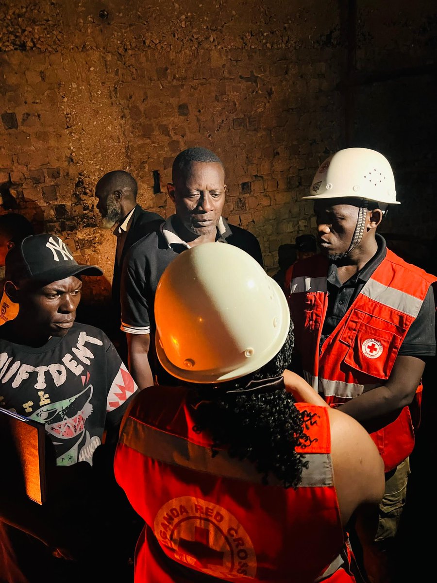 UgandaRedCross's tweet photo. Our disaster response team has just completed assessment in Kisenyi following a fire outbreak in Kisenyi Kakajjo zone. Assessment informs our response @KCCAUG @HajjatMinsa @GovUganda 
We are coordinating with @OPMUganda to ensure that affected families are supported. https://t.co/WkfgAlso0Z