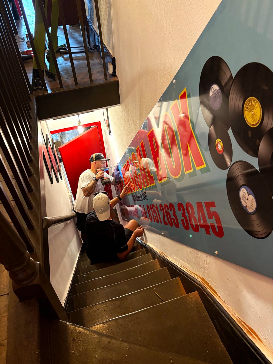 TheMusicalBoxRS's tweet image. Signs, signs, signs and more signs!

We’ve had the idea for a while now to turn around the original 1960’s ghost sign that had been hidden away for decades, so it could be seen from inside the shop.
After the recent unearthing of over 60 years worth of ghost signs, we thought we…