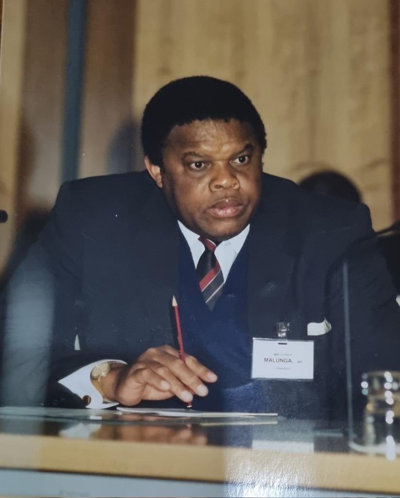 Never forget your Heroes

Remembering Sidney Malunga, Qhawe lama Qhawe, His light will never dim 🕊️🕊️