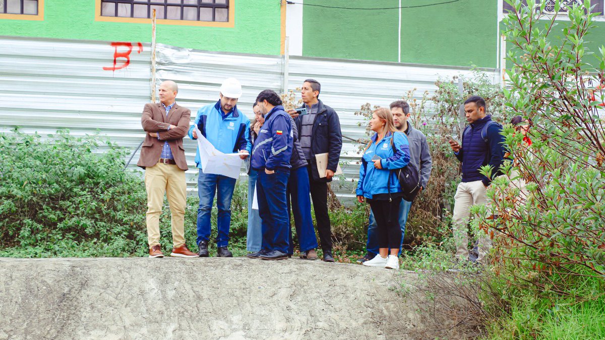 Secretaría Distrital de Salud (@sectorsalud) on Twitter photo Desde @sectorsalud acompañamos la visita de seguimiento de <a href="/personeriabta/">Personería de Bogotá</a> a la obra del Centro de Salud Bravo Páez.
El proyecto tiene respaldo financiero de vigencias futuras, para garantizar su entrega a la comunidad.
#MASBienestar Desde @sectorsalud acompañamos la visita de seguimiento de <a href="/personeriabta/">Personería de Bogotá</a> a la obra del Centro de Salud Bravo Páez.
El proyecto tiene respaldo financiero de vigencias futuras, para garantizar su entrega a la comunidad.
#MASBienestar