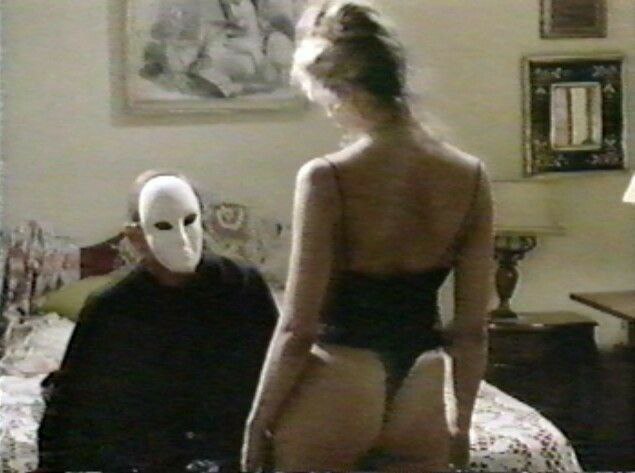 #1230"زندگی مدرن به مردا به اندازه‌ای رضایت تقلبی می‌ده که اونارو از تلاش برای واقعی بودن باز داره."
یعنیچچی:
سکس؟ شبیه‌سازی‌شده.

جلال و شهرت؟ دیجیتالی‌شده.

موقعیت اجتماعی؟ فیلترشده.
، مرد معمولی با راحتی، فرهنگ و پیروزی‌های نمایشی—but بدون تلاش قبلاً «نرم» و «عقیم» شده