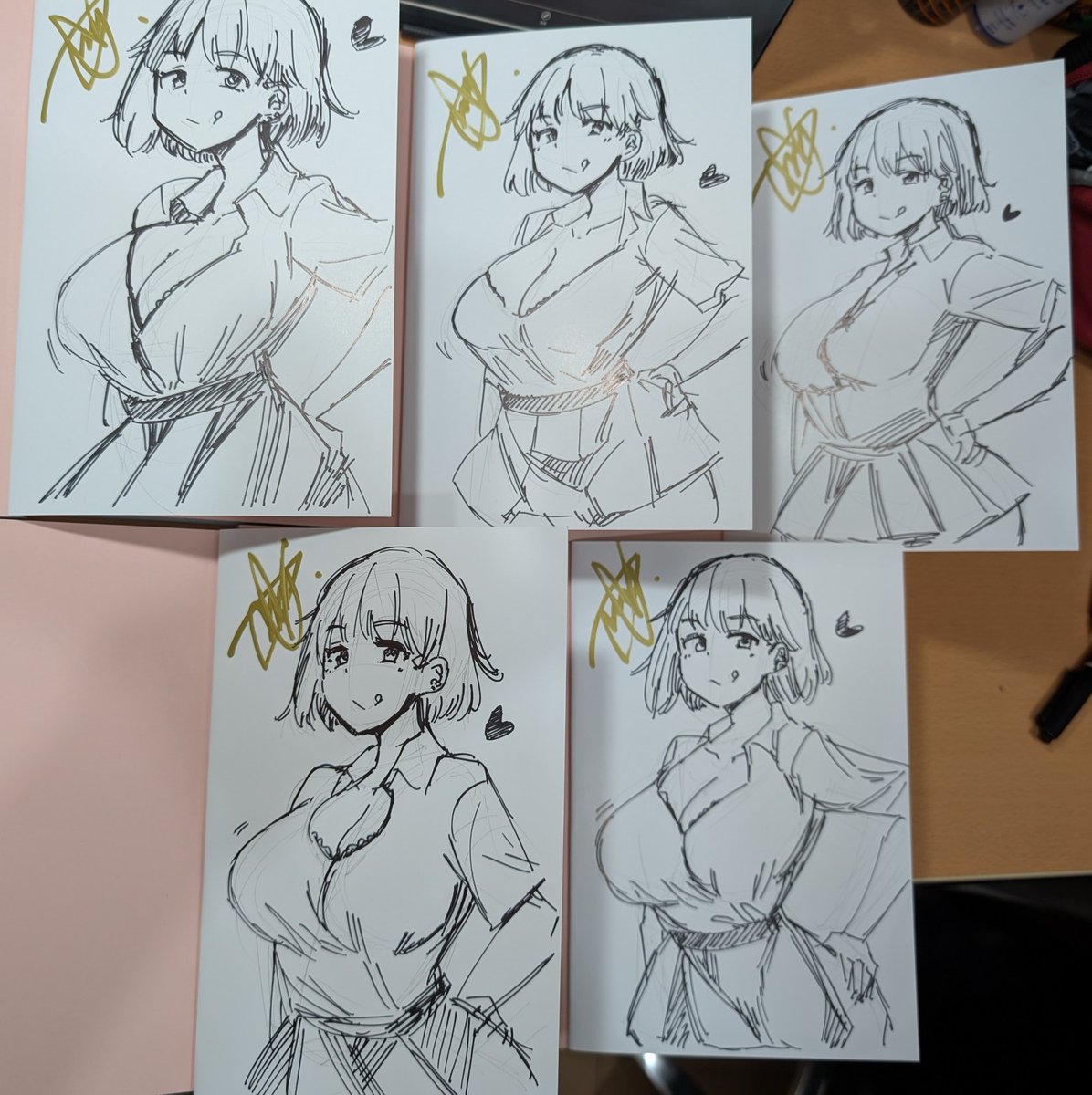 サイン本完成じゃいᕙ('ω')ᕗ偏らんようにシャッフルして送り返すわよ～ 