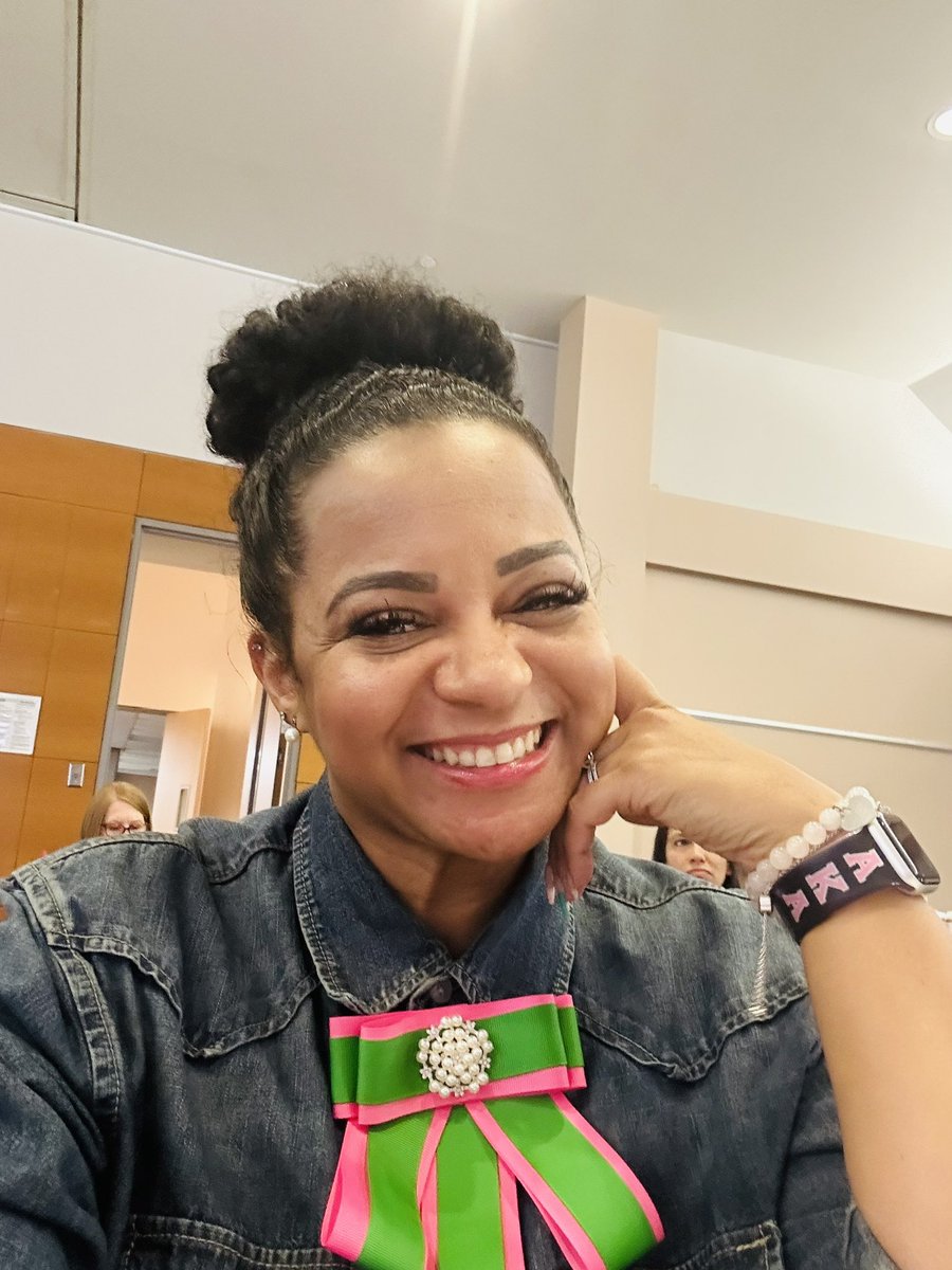 Not on campus today, but of course I am representing for #BowtieDay <a href="/JBMS_Bears/">Bowie Middle School</a> <a href="/JBMS_Counselors/">JBMS Counselors</a> <a href="/FBISDCounselors/">FBISD_Prof School Counselors</a> <a href="/FortBendISD/">Fort Bend ISD</a>
