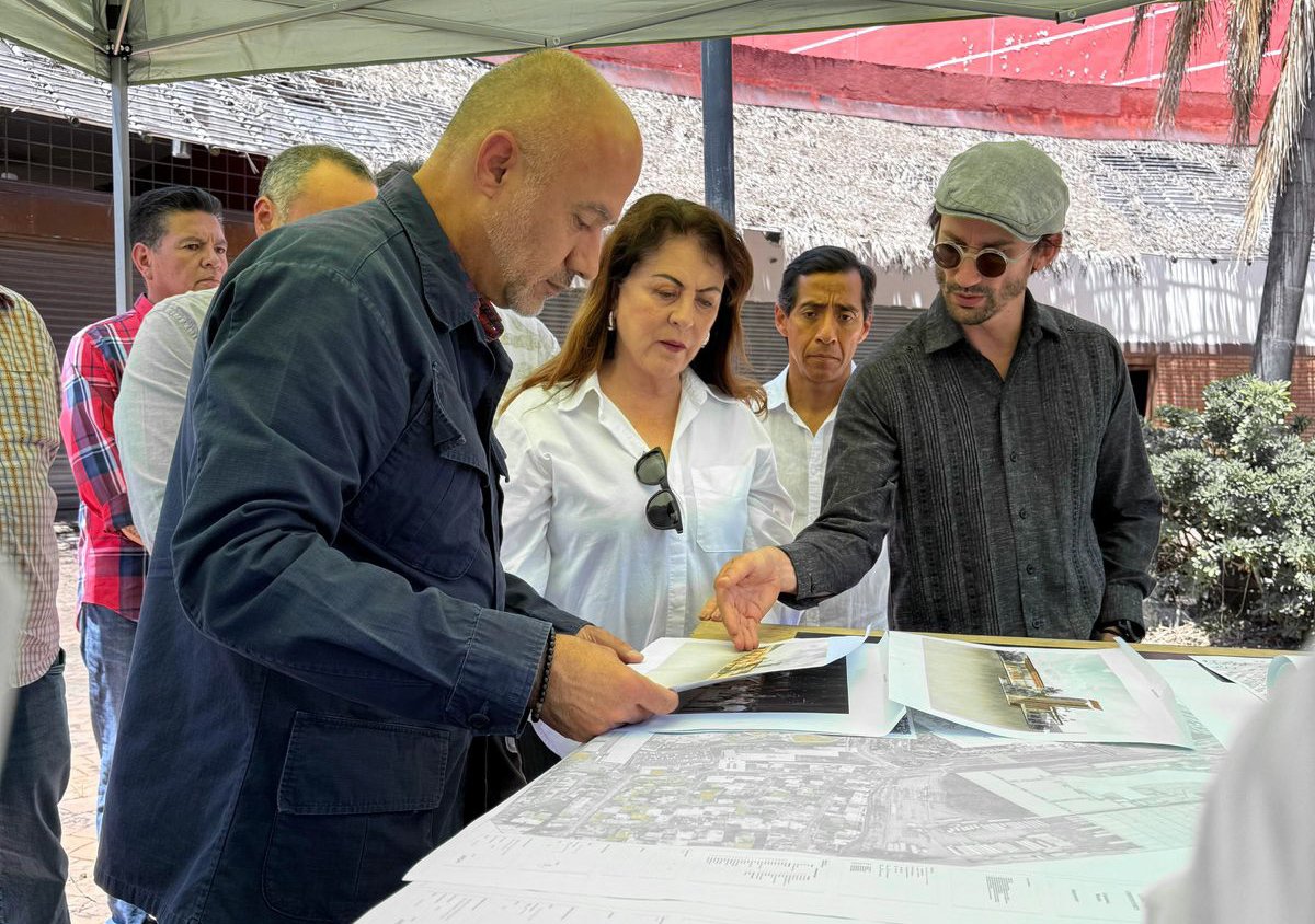 El Secretario de Infraestructura, Comunicaciones y Transportes, Mtro Jesús Esteva Medina, y el Subsecretario de Infraestructura, Juan Carlos Fuentes Orrala, realizaron una supervisión de obra en el estado de #Morelos, acompañados de la Gobernadora @Margarita_gs, para constatar